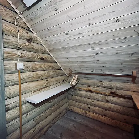 Drevenickovo, Priamo Pri Skibuse Do Jasnej